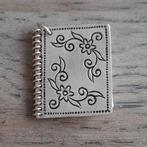 Zilveren boekje uit Thailand, Overige materialen, Overige voorstellingen, Ophalen of Verzenden, Zo goed als nieuw