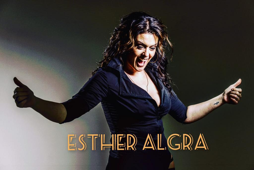 Geef je feest een boost met zangeres Esther Algra!, Solo-artiest