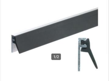 Aluminium Tochtstrip AIB4-N 2,20 meter lang.€ 1,25 per meter beschikbaar voor biedingen