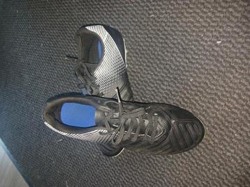 Voetbalschoenen kipsta  beschikbaar voor biedingen