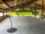 Madison Zweefparasol 3meter, met voet en parasoltegels, Ophalen, Gebruikt, 3 tot 4 meter, Zweefparasol