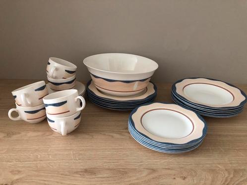 Vintage 31-delig Arcopal compleet servies, Huis en Inrichting, Keuken | Servies, Zo goed als nieuw, Bord(en), Overige stijlen