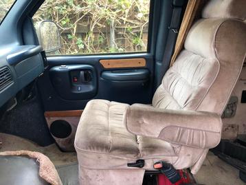 4 captain chairs Chevrolet Express GMC Savana Chevy beschikbaar voor biedingen