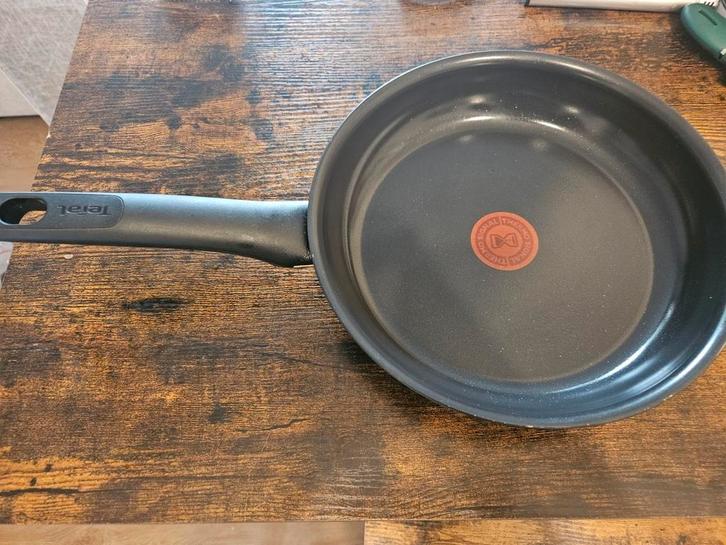 Tefal Revive Black Keramisch Inductie Wokpan en Koekenpan, Huis en Inrichting, Keuken | Potten en Pannen, Zo goed als nieuw, Pannenset