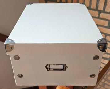 3 Witte opbergdozen met metalen hoeken beschikbaar voor biedingen