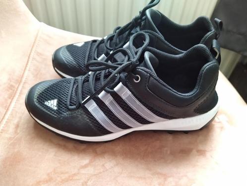Adidas Daroga Plus H.rdy 40 maat 7, Kleding | Dames, Schoenen, Zo goed als nieuw, Sneakers of Gympen, Zwart, Ophalen of Verzenden