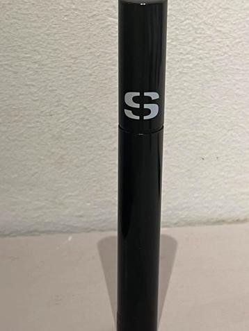 Kleur: 01 Deep Black, zwart, noir   inhoud: 7,5 ml beschikbaar voor biedingen