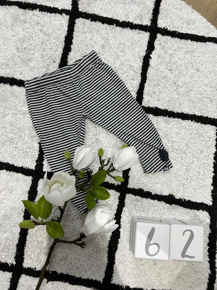 Heel goed grijs wit streep Z8 legging jogger broek 62 baby, Kinderen en Baby's, Babykleding | Maat 62, Zo goed als nieuw, Jongetje of Meisje