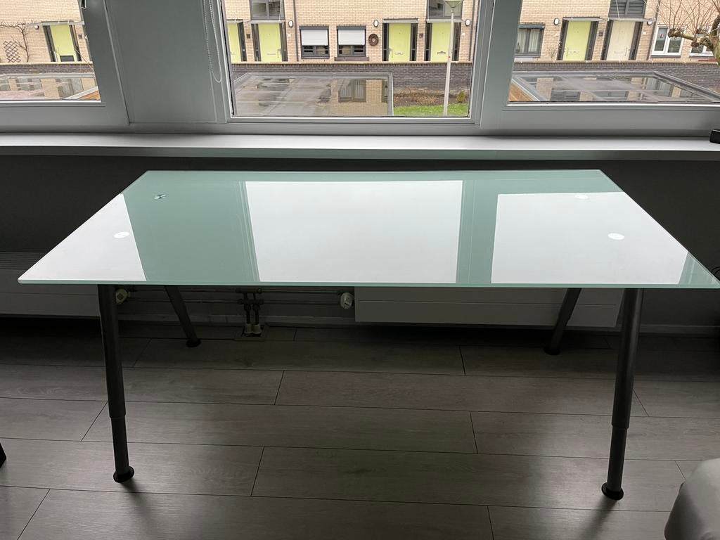 Galant bureau van Ikea, Huis en Inrichting, Bureaus, Ophalen of Verzenden, In hoogte verstelbaar, Zo goed als nieuw