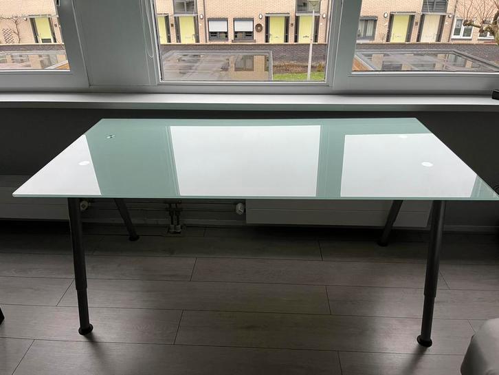 Galant bureau van Ikea, Huis en Inrichting, Bureaus, Zo goed als nieuw, In hoogte verstelbaar, Ophalen of Verzenden