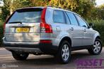 NL youngtimer Volvo XC90 3.2 aut Kinetic 7-zit | trekhaak, Auto's, Volvo, 238 pk, Traction-control, Gebruikt, Beige