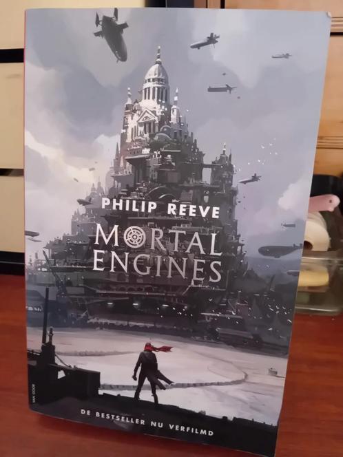 Philip Reeve - Mortal Engines, Boeken, Kinderboeken | Jeugd | 13 jaar en ouder, Zo goed als nieuw, Verzenden
