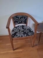 Oude eiken stoelen., Ophalen