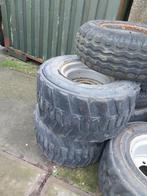 Een set banden van een mini shovel giant, Zakelijke goederen, Ophalen