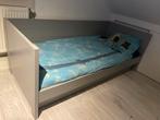 1 persoons grijs houten bed met onderlade., Huis en Inrichting, Slaapkamer | Waterbedden, Ophalen, Solo-systeem, Gebruikt, 90 cm