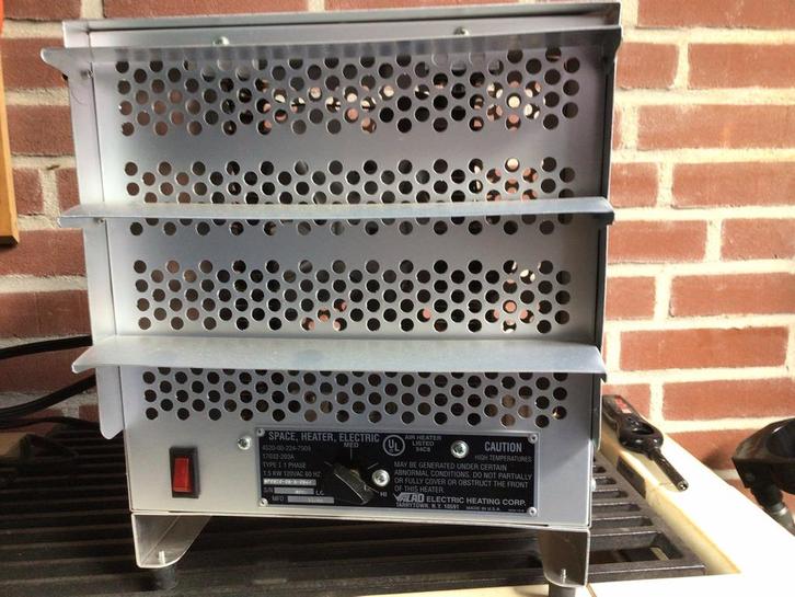 Compact elektrisch kacheltje met thermostaat, Caravans en Kamperen, Kampeeraccessoires, Nieuw, Ophalen