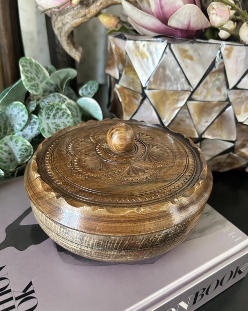 Opbergdoos rond handmade hout vintage, Huis en Inrichting, Woonaccessoires | Schalen en Manden, Zo goed als nieuw, Rond, Hout