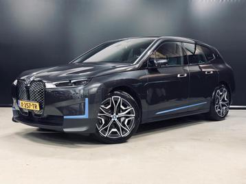 BMW IX XDrive40 High Executive 77 kWh 326PK, 360 Cam, Harman beschikbaar voor biedingen