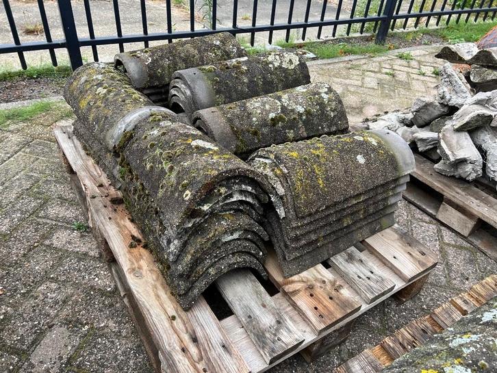 Nokvorsten, Doe-het-zelf en Verbouw, Dakpannen en Dakbedekking, Dakpannen, Steen of Klei, Rood, Minder dan 5 m², Verzenden