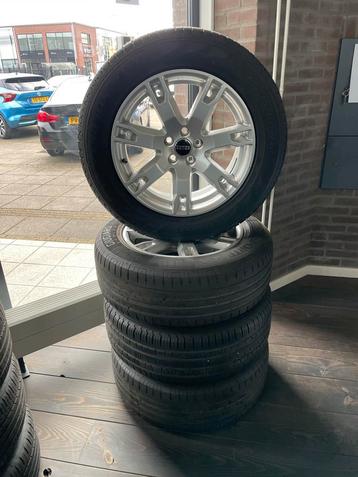 Range Rover Evoque Velgen 18" met Zomerbanden beschikbaar voor biedingen