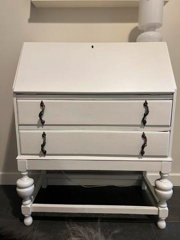 Houten kast / secretaire wit izgs beschikbaar voor biedingen