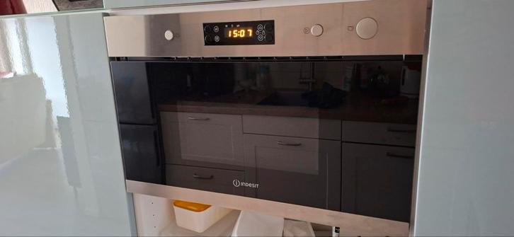 Indesit Inbouwmagnetron MWI 3211 IX - 3 jaar oud, Witgoed en Apparatuur, Magnetrons, Zo goed als nieuw, Inbouw, Ophalen