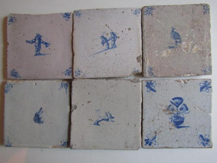 zes 17e eeuwse tegels met diverse voorstellingen., Antiek en Kunst, Antiek | Wandborden en Tegels, Ophalen of Verzenden