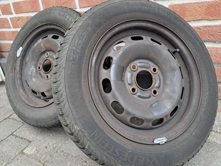 set van 4 winterbanden met stalen velg Ford Fiesta (2016), Auto-onderdelen, Banden en Velgen, Banden en Velgen, Winterbanden, 14 inch