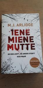 Thrillers - M.J.Arlidge, Ophalen of Verzenden, Zo goed als nieuw, Nederland, M.J. Arlidge