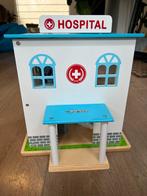Houten Ziekenhuis Poppenhuis, Ophalen, Zo goed als nieuw, Poppenhuis