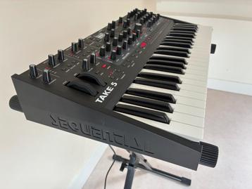 Sequential Take 5 Analoge Synthesizer beschikbaar voor biedingen