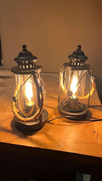2 leuke industriele schemerlampen /  tafellampen stroom beschikbaar voor biedingen