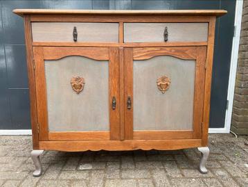 Vintage kast beschikbaar voor biedingen