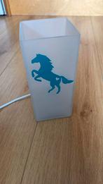 Glazen lamp met paard, Huis en Inrichting, Lampen | Tafellampen, Ophalen of Verzenden, Zo goed als nieuw, Minder dan 50 cm
