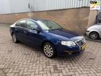 Volkswagen Passat Airco / 6 bak / Leuke auto, Auto's, Voorwielaandrijving, 15 km/l, 4 cilinders, Blauw