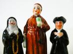 3 Antiek porseleinen beeldjes van een non dominee en monnik, Ophalen of Verzenden