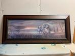 Olifanten in landschap in teakhouten lijst., Ophalen, Overige typen, Zo goed als nieuw, 100 tot 125 cm