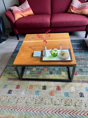 salontafel industrieël massief eiken tafelblad beschikbaar voor biedingen