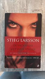 Stieg Larsson - De vrouw die met vuur speelde, Ophalen of Verzenden, Zo goed als nieuw, Stieg Larsson
