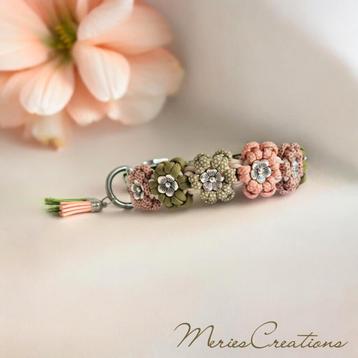 Paracord hondenhalsband bloemen beschikbaar voor biedingen