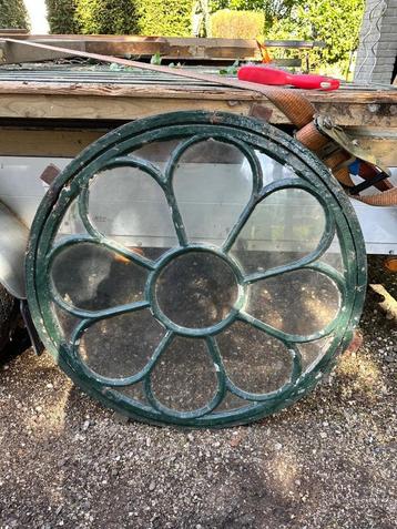 Raam gietijzer antiek stalraam bloem rond kiepbaar >80 cm beschikbaar voor biedingen