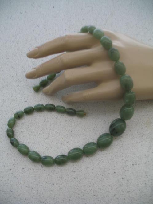 Ketting Jade Groen met Kraal-Sluiting *Lucite/Plastic Vintag, Sieraden, Tassen en Uiterlijk, Antieke sieraden, Ketting, Overige materialen