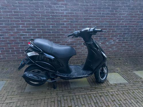 Piaggio scooter blauw kenteken, Fietsen en Brommers, Scooters | Piaggio, Gebruikt, Zip, Ophalen