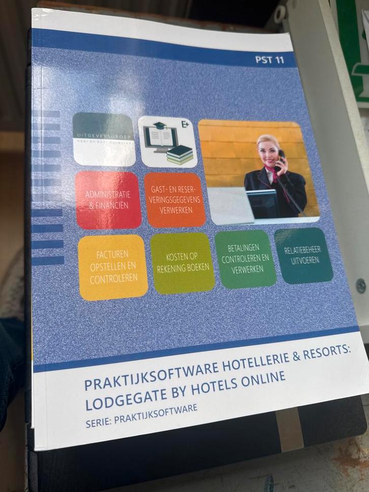 Lodgegate Studieboek Hotellerie & Resorts, Boeken, Studieboeken en Cursussen, Zo goed als nieuw, MBO, Ophalen of Verzenden