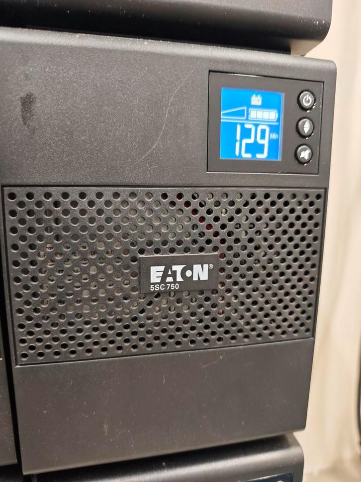 Ups noodstroom accu eaton, Computers en Software, Noodvoedingen (UPS), Zo goed als nieuw, Ophalen