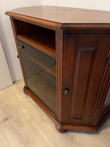 Tv meubel beschikbaar voor biedingen
