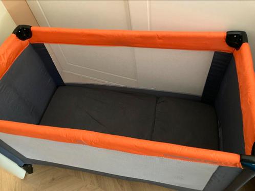 Topmark campingbedje inclusief matras en hoeslaken, Kinderen en Baby's, Kinderkamer | Bedden, Zo goed als nieuw, Minder dan 140 cm