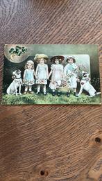 Kinderkaart. 4 kinderen met hoed,2 honden, bloemenslinger., Ophalen of Verzenden, Voor 1920, Gelopen, Kinderen