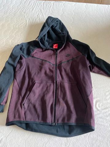 Nike Tech Vest Maat L - Beschadiging beschikbaar voor biedingen