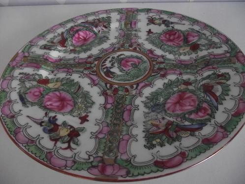 porselein Canton Famille Rose-medaillon bord 26cm Macau 1960, Antiek en Kunst, Antiek | Porselein, Ophalen of Verzenden